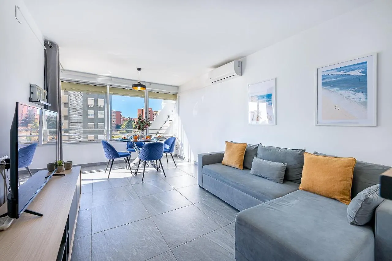 797 Holiday Rentals - Acogedor Apartamento Para 3 Con Piscina Benalmadena 0*,  Spain