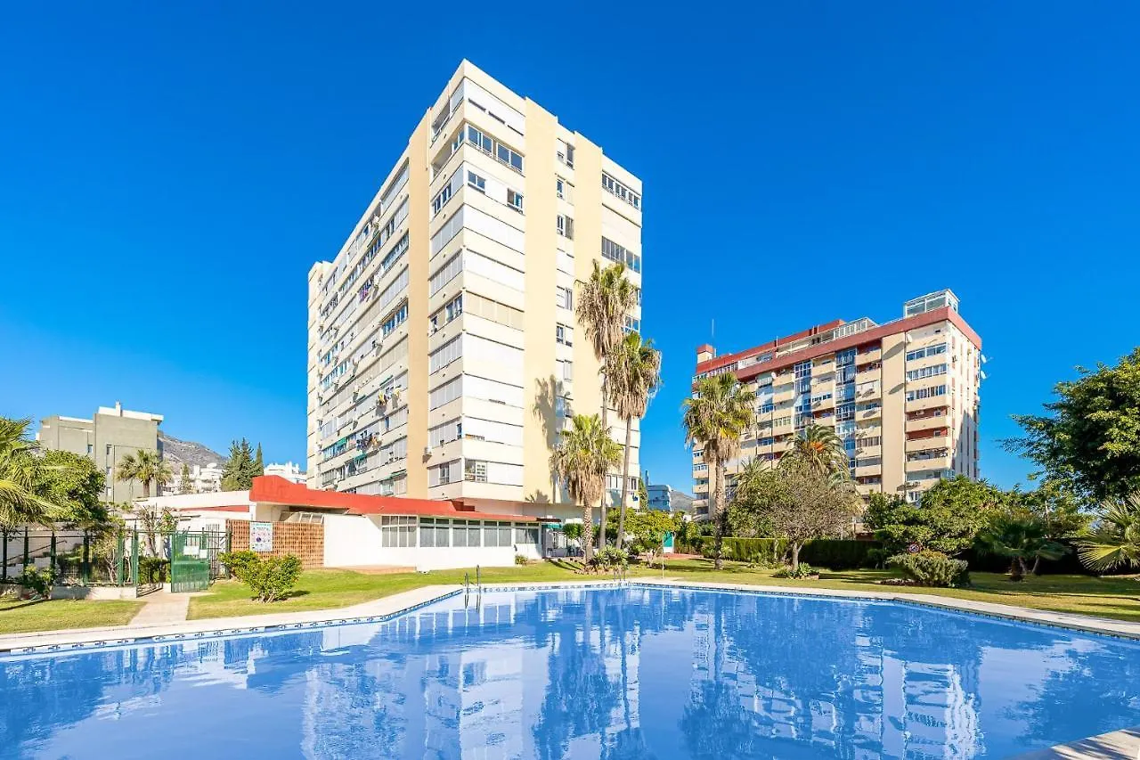 797 Holiday Rentals - Acogedor Apartamento Para 3 Con Piscina Benalmadena