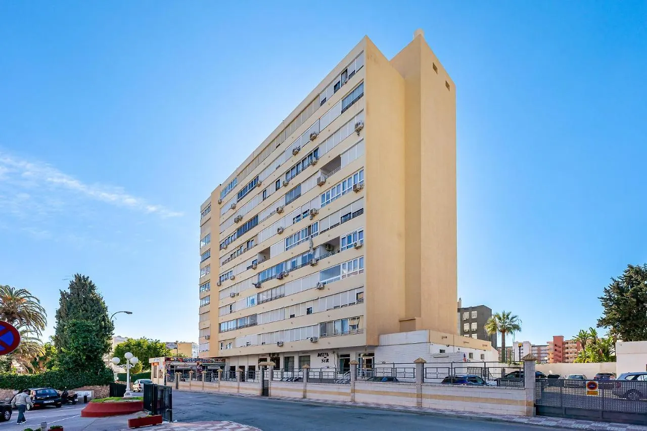797 Holiday Rentals - Acogedor Apartamento Para 3 Con Piscina Benalmadena