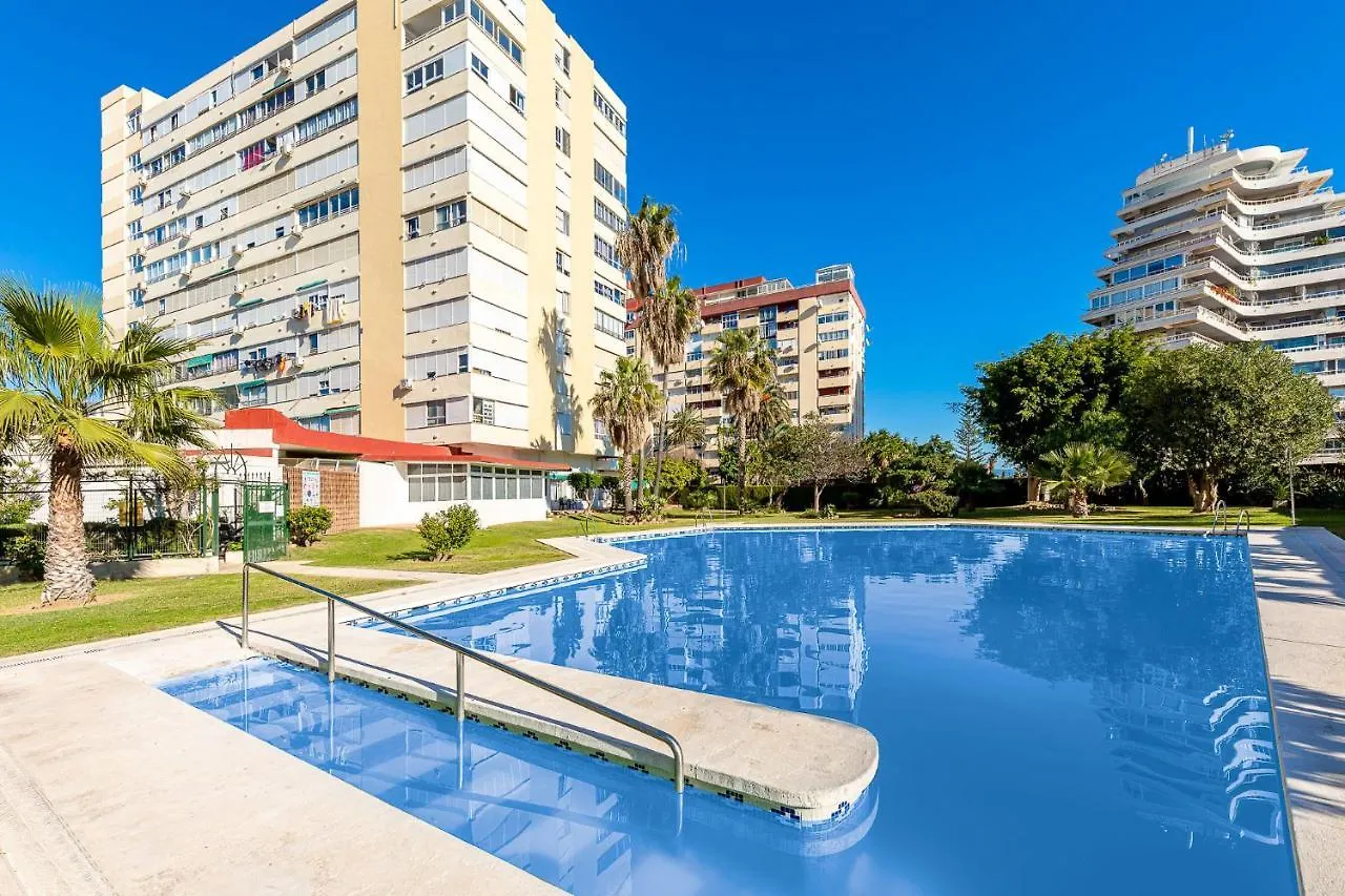 Apartment 797 Holiday Rentals - Acogedor Apartamento Para 3 Con Piscina Benalmadena