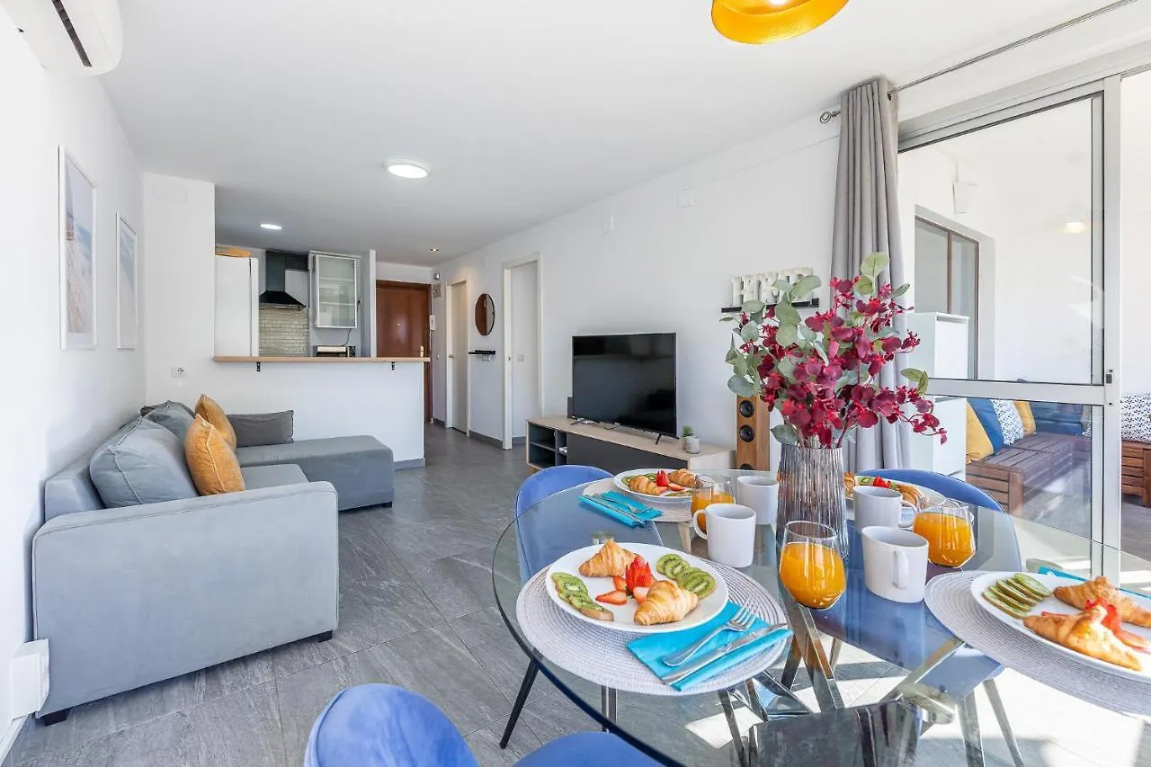 797 Holiday Rentals - Acogedor Apartamento Para 3 Con Piscina Benalmadena 0*,  Spain