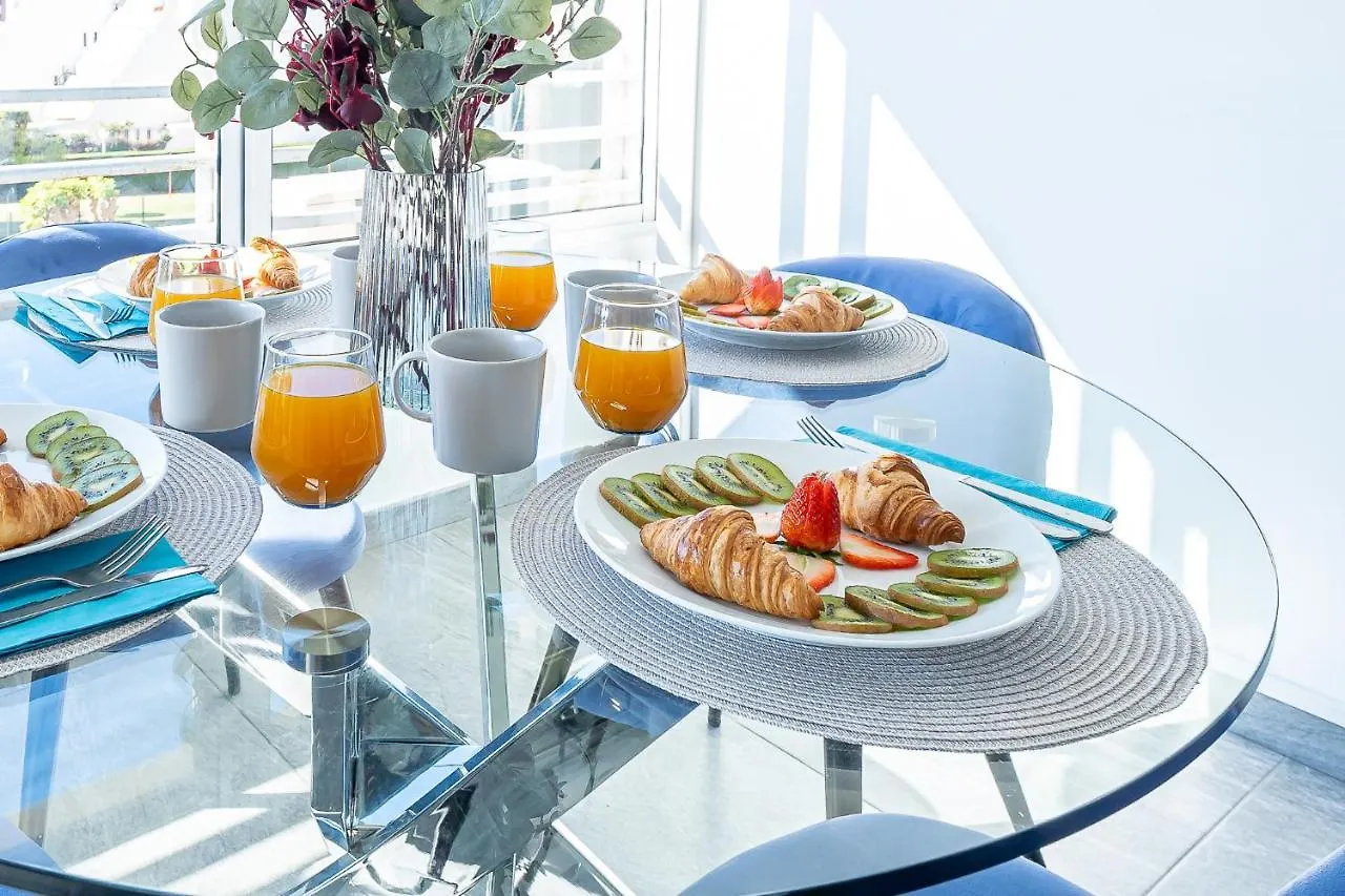 797 Holiday Rentals - Acogedor Apartamento Para 3 Con Piscina ベナルマデナ スペイン
