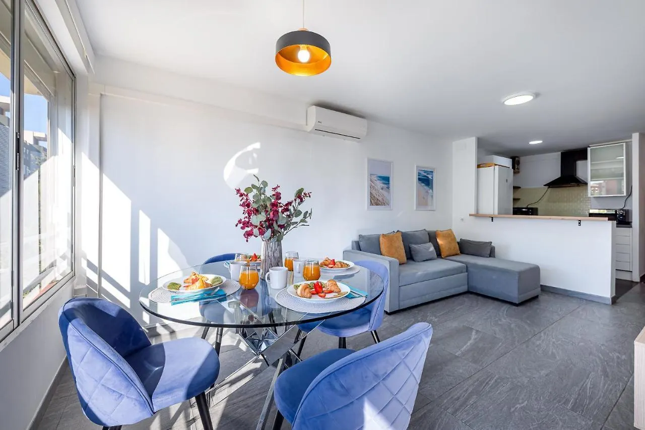 797 Holiday Rentals - Acogedor Apartamento Para 3 Con Piscina Benalmadena Apartment